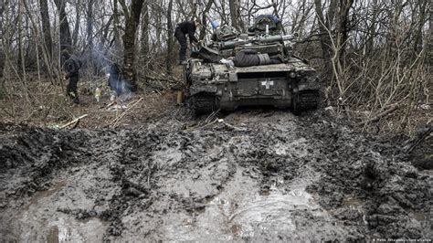 cleaning mud Ukraine|spring mud ukraine.